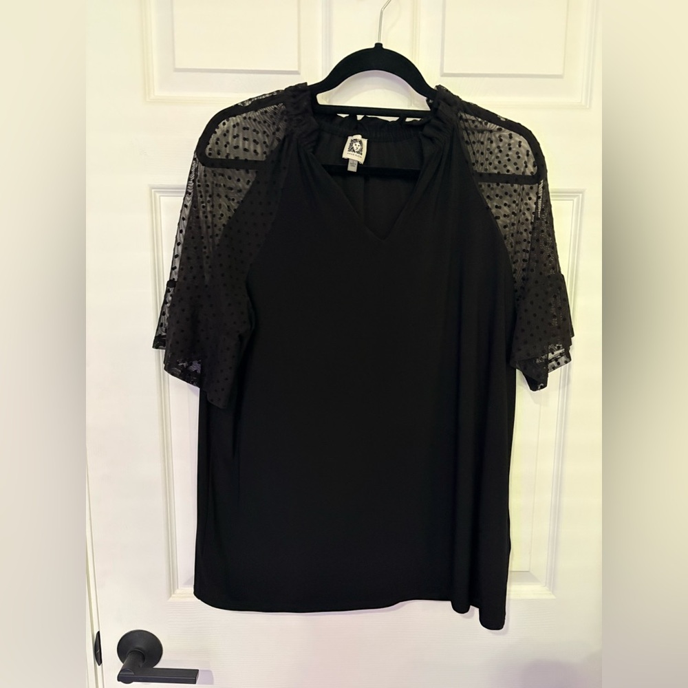 EUC Anne Klein Women’s Elegant Black Sheer Sleeve Top Polka Dot. Size L